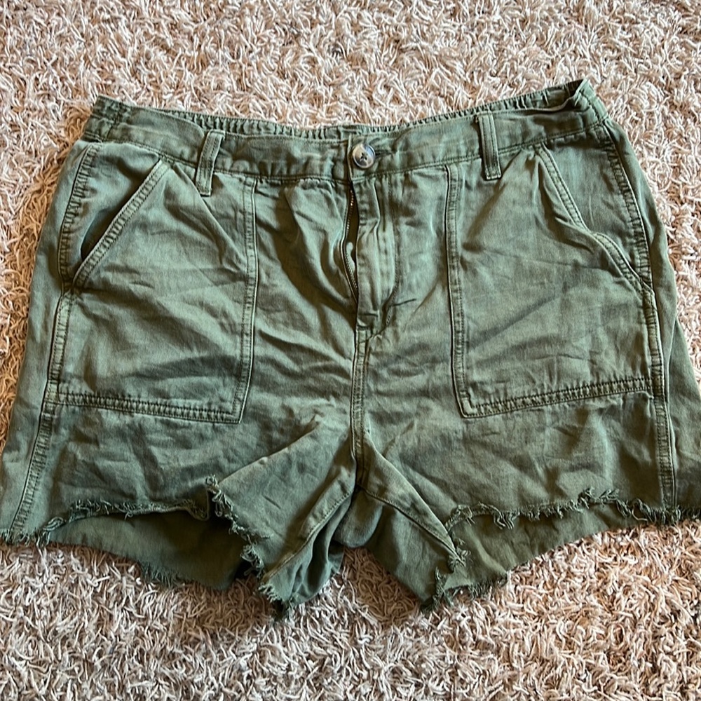 Aerie Adventure Short Army Green Women’s Size Large